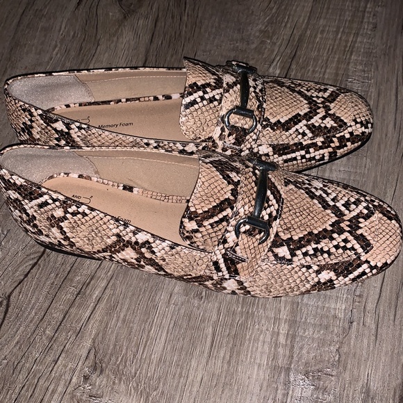 Time And Tru Slip On Shoes - Picture 1 of 14